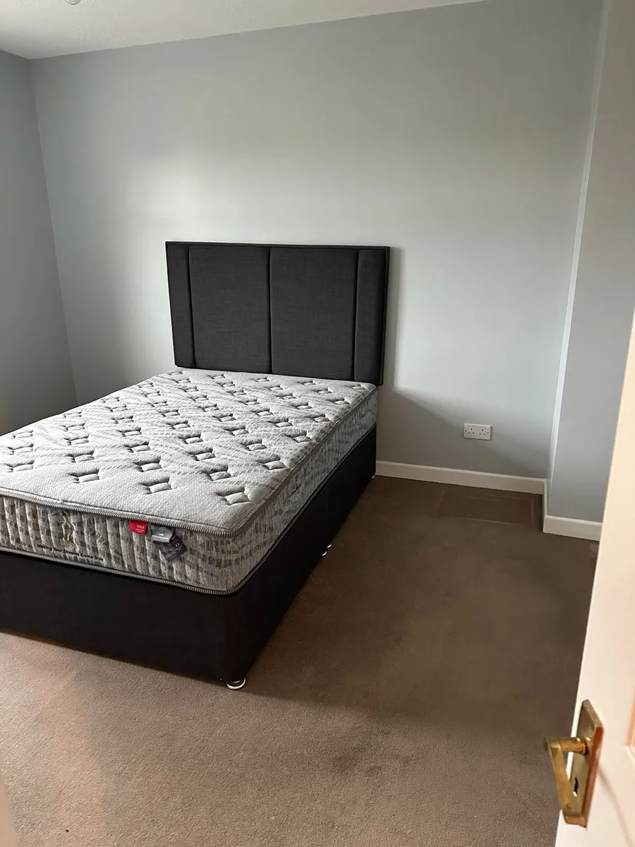 Double Mattress 4ft 6 Leaba Comfort Exc condition - Image 1