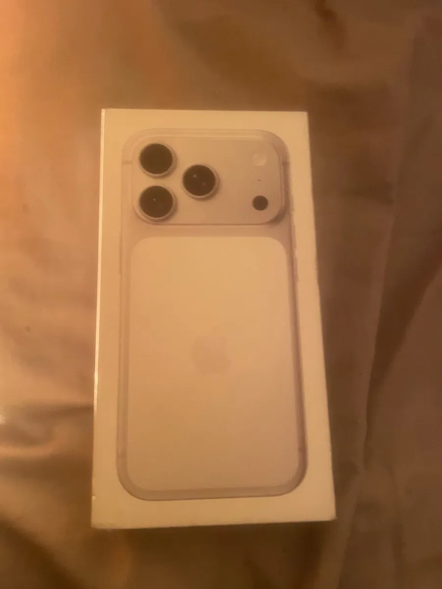 iPhone 17 pro - Image 3