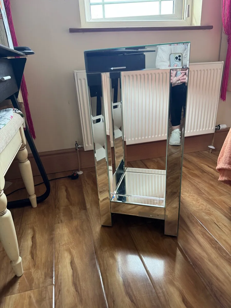 Mirrored lamp table - Image 2