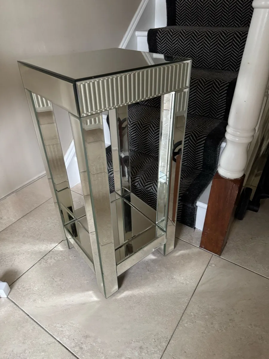 Mirrored lamp table - Image 1