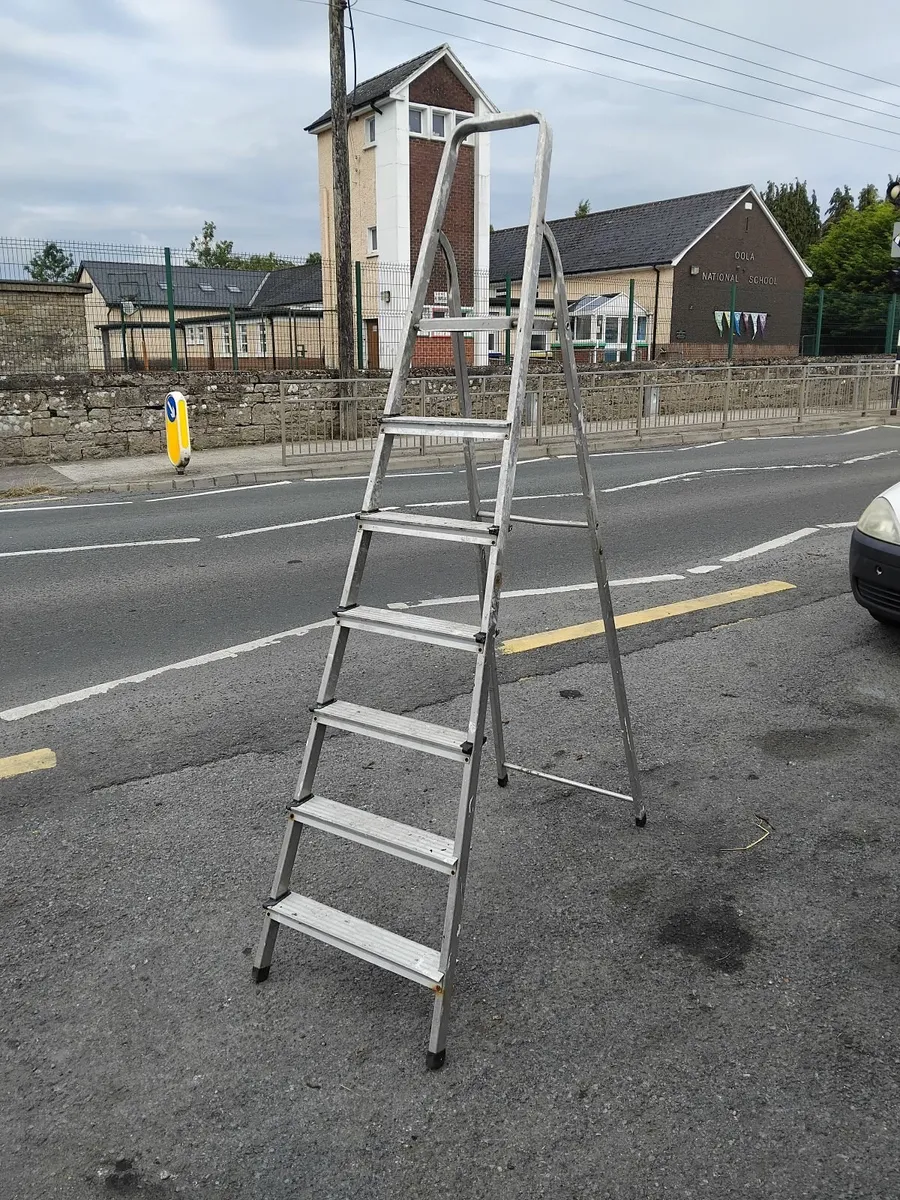Step ladder working perfect priced 70e - Image 1