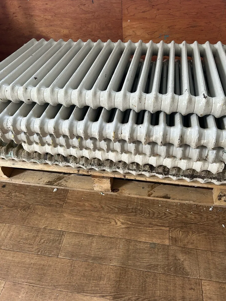 Cast iron radiators - Image 1