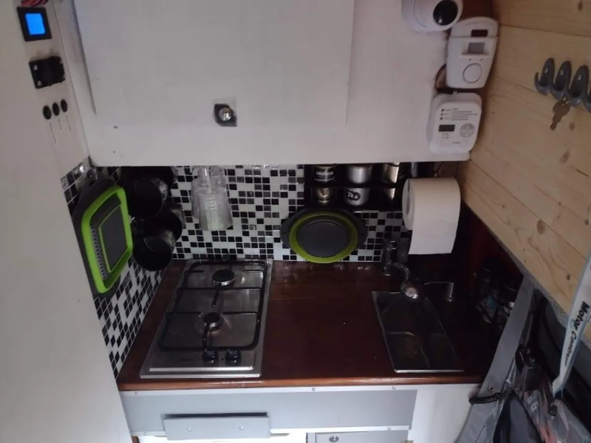 Opel Vivaro Campervan - Image 4