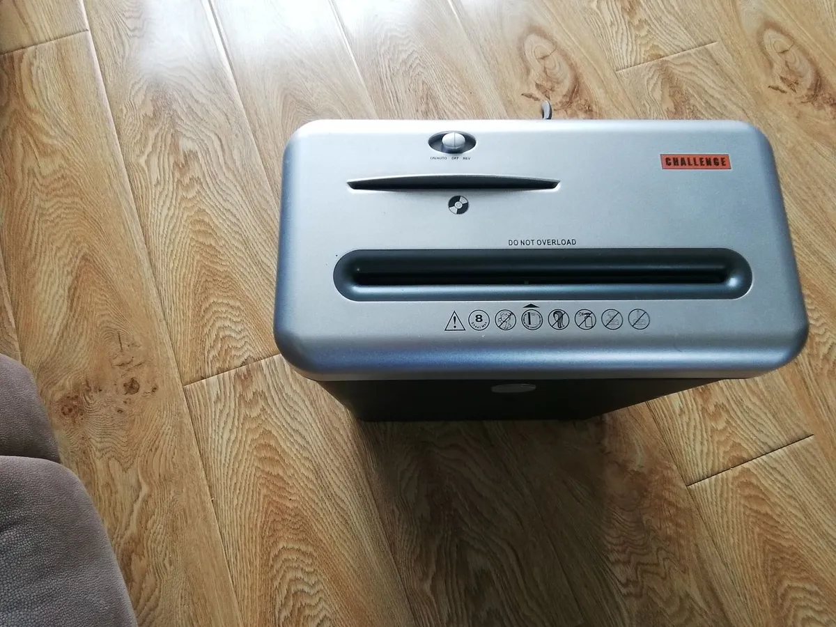Paper shredder - Image 2