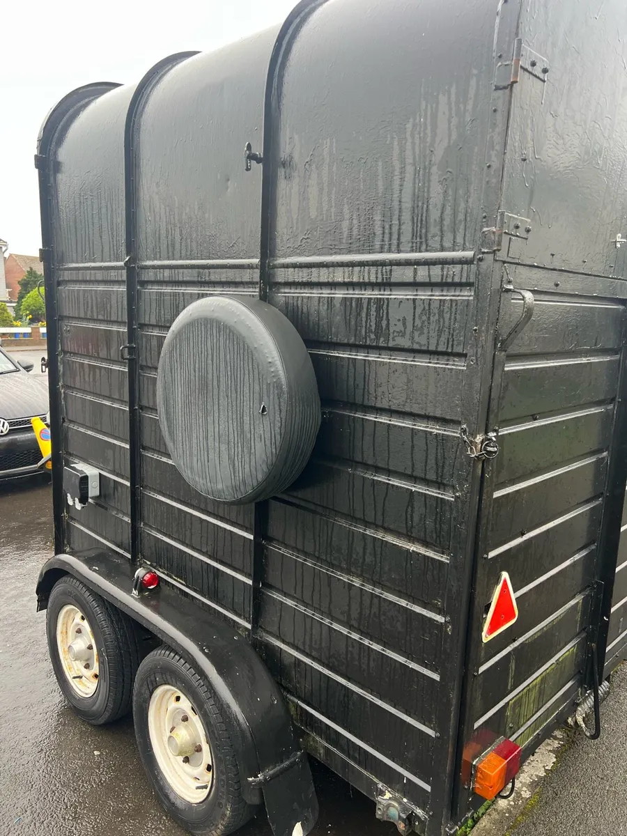 Food trailer - Image 1