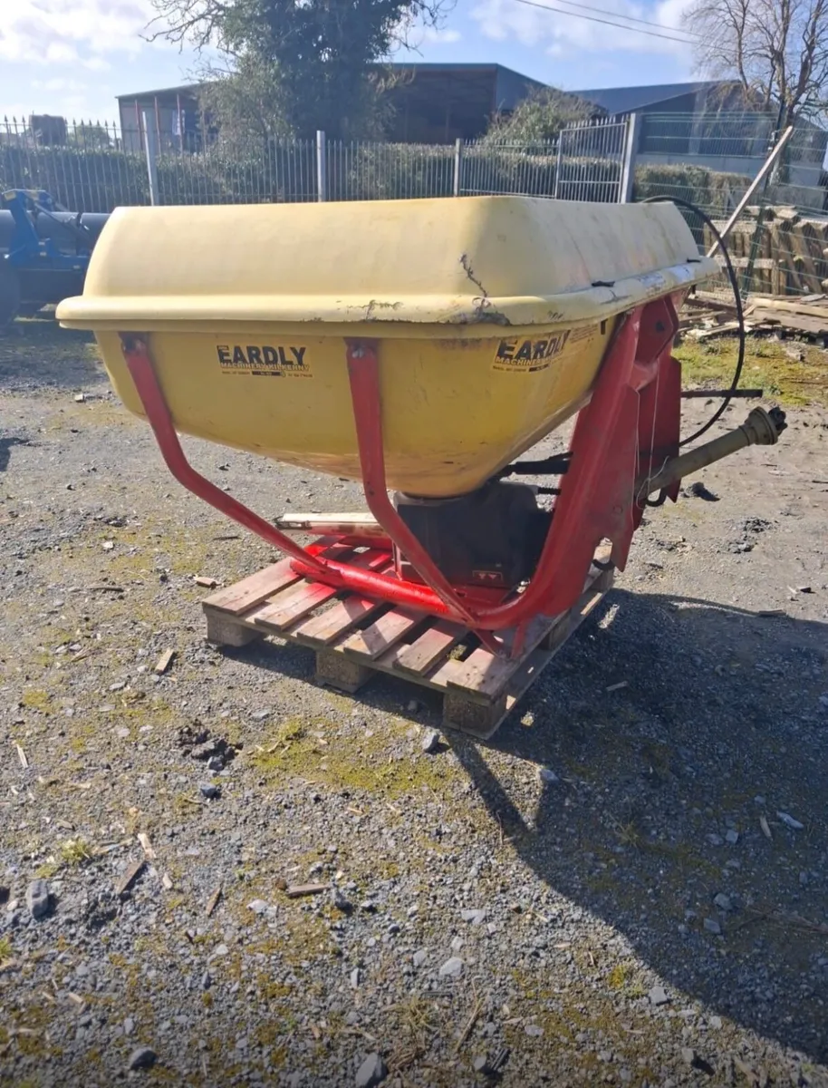 Second hand. Wagtail 1.25 Tonne Spreader