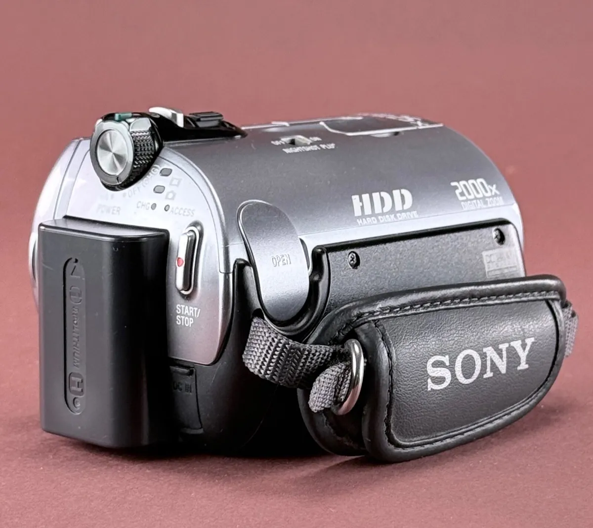 Sony DCR-SR82 60GB Handycam Digital Camcorder - Image 2