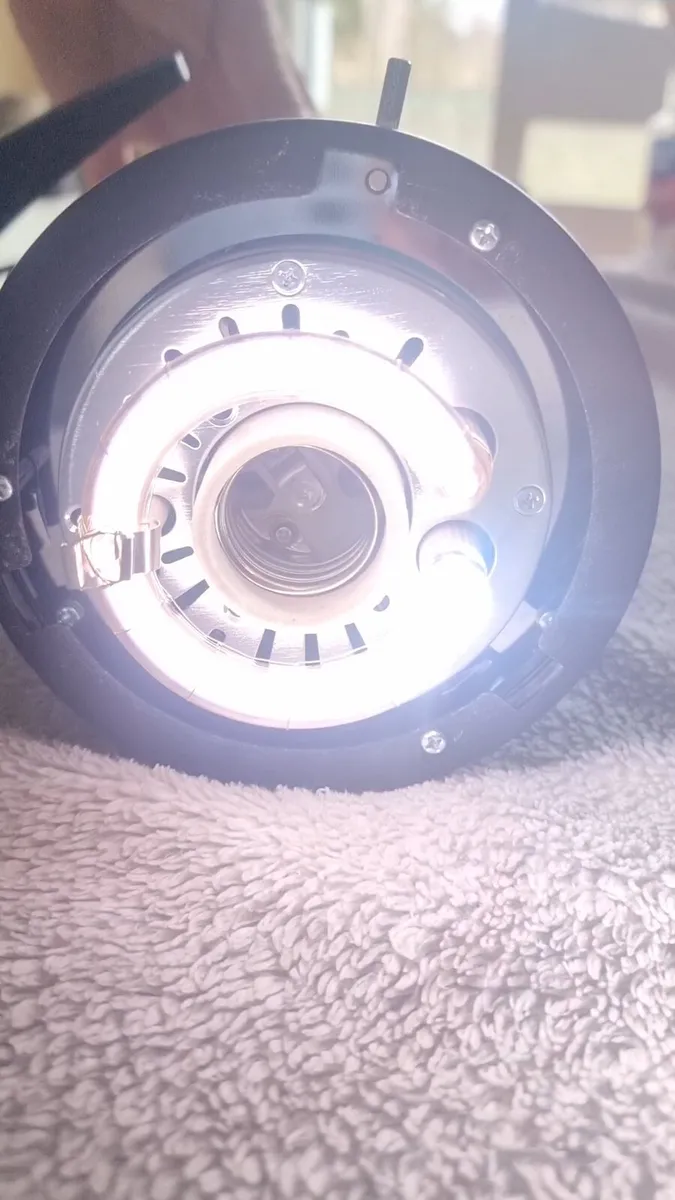 Godox sk400ii flash strobe light with the bracket - Image 4