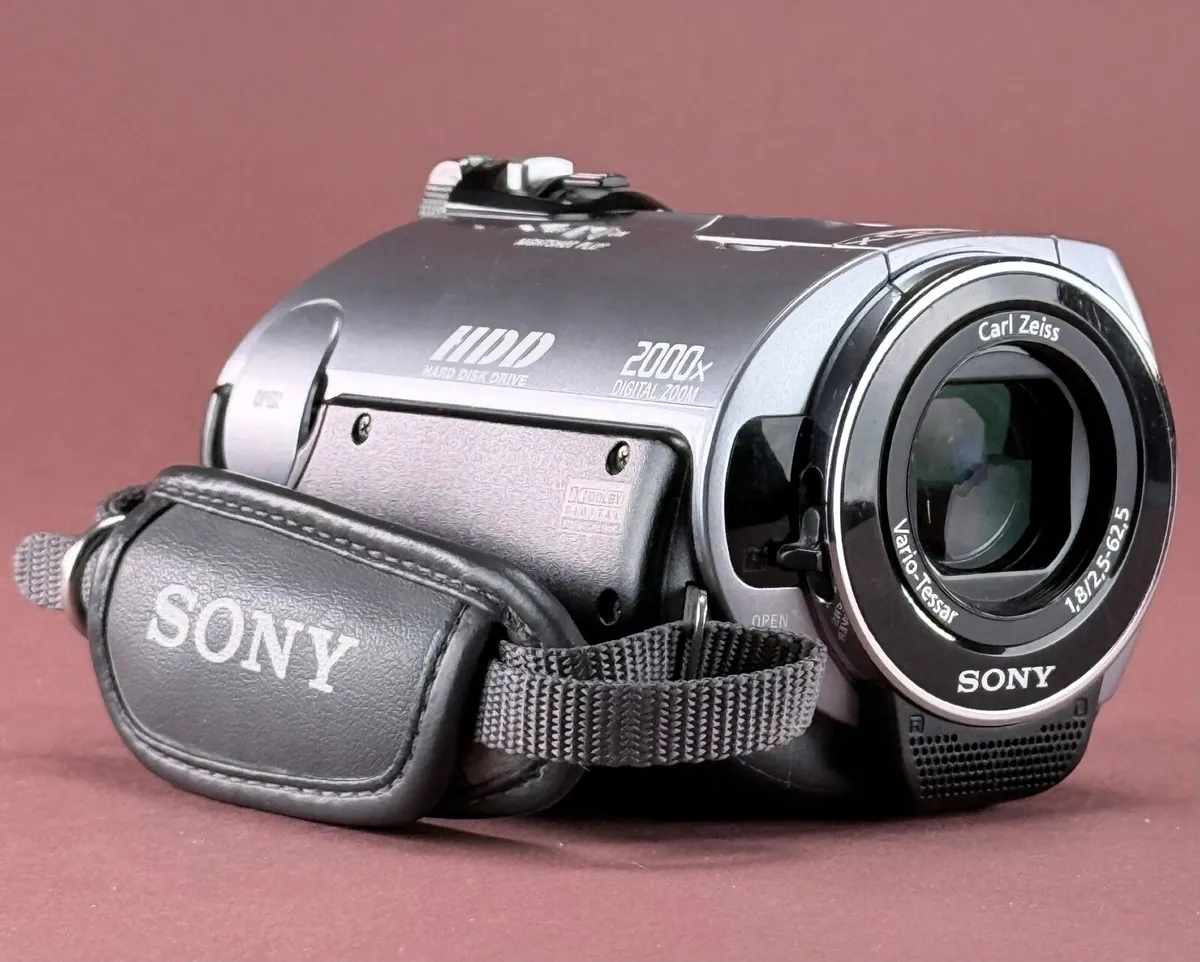 Sony DCR-SR82 60GB Handycam Digital Camcorder - Image 4