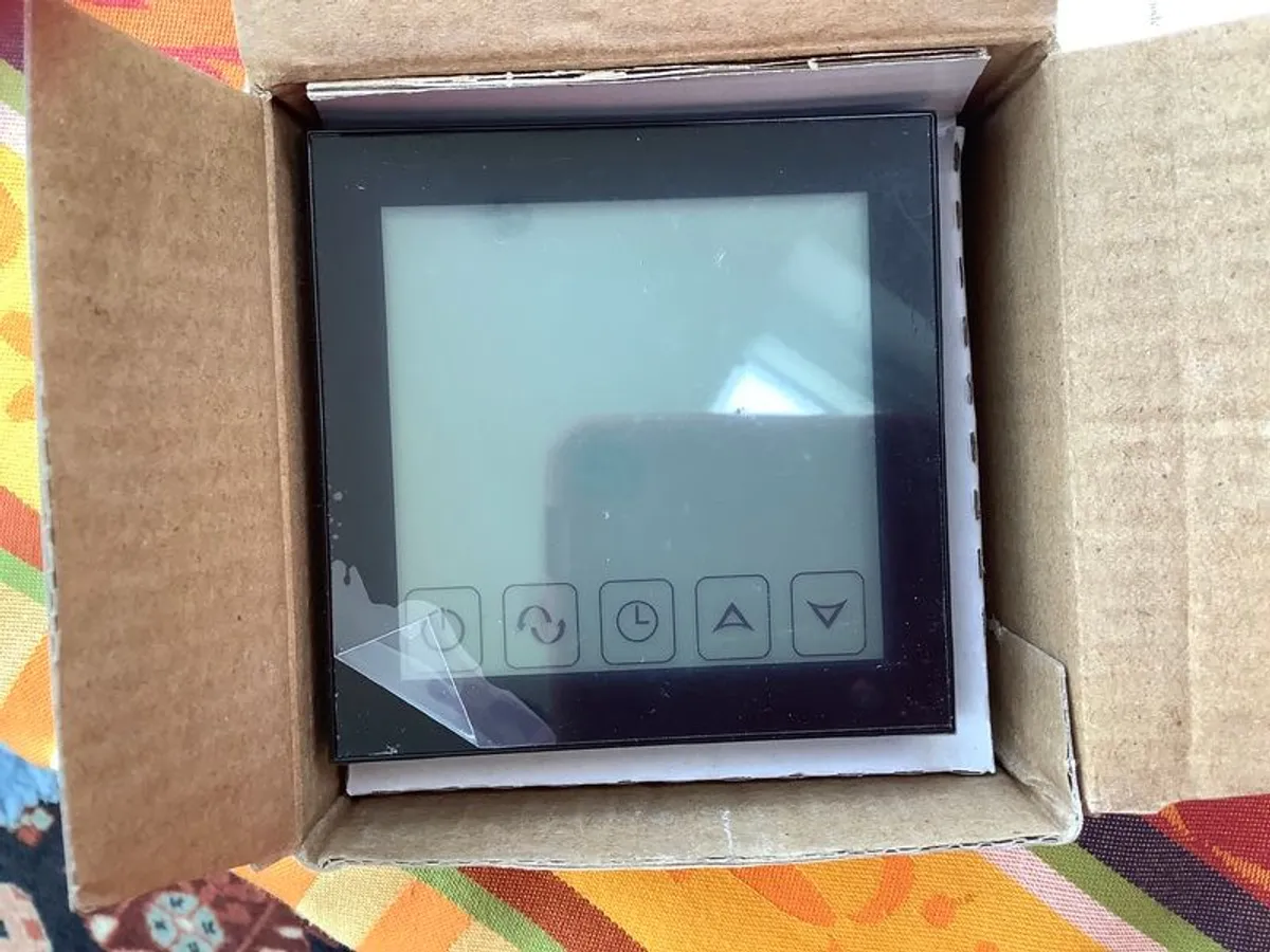 Digital Thermostat - Image 2