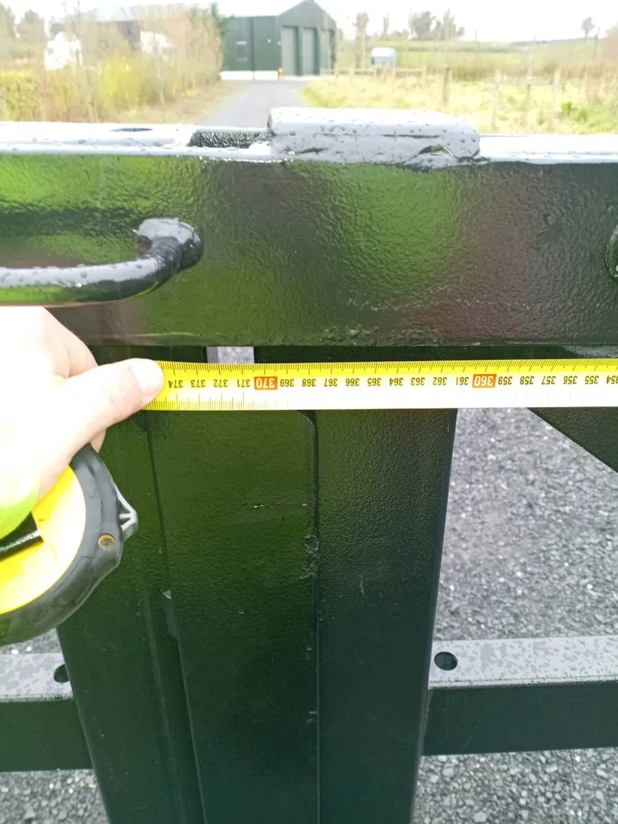 2 wooden farm entrance gates - Image 4