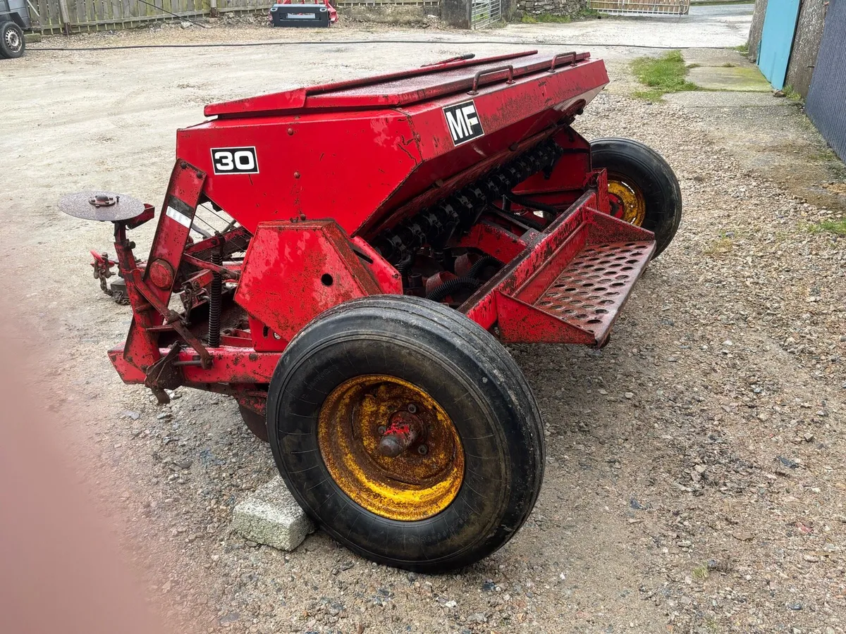 Massey Ferguson 30 seed drill - original - Image 1