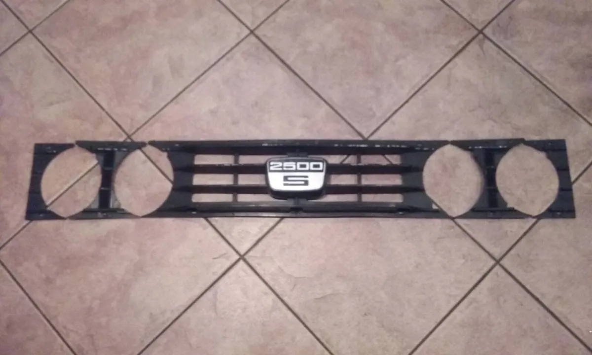 Triumph 2500s Grill - Image 1