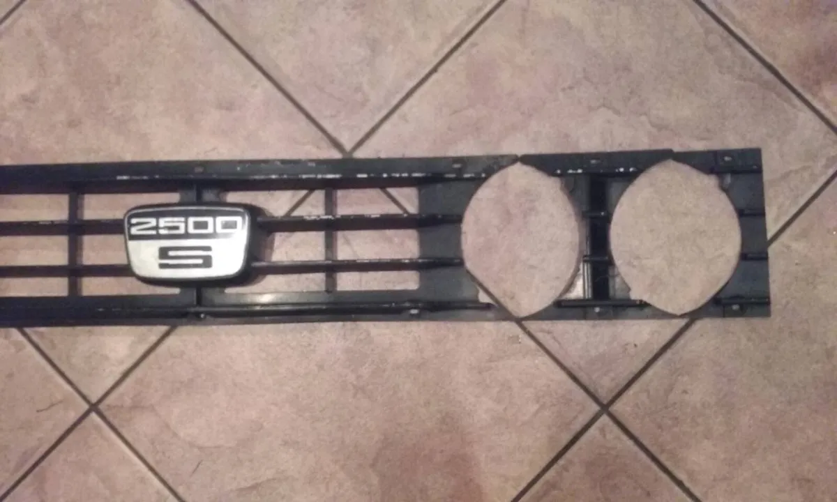 Triumph 2500s Grill - Image 2