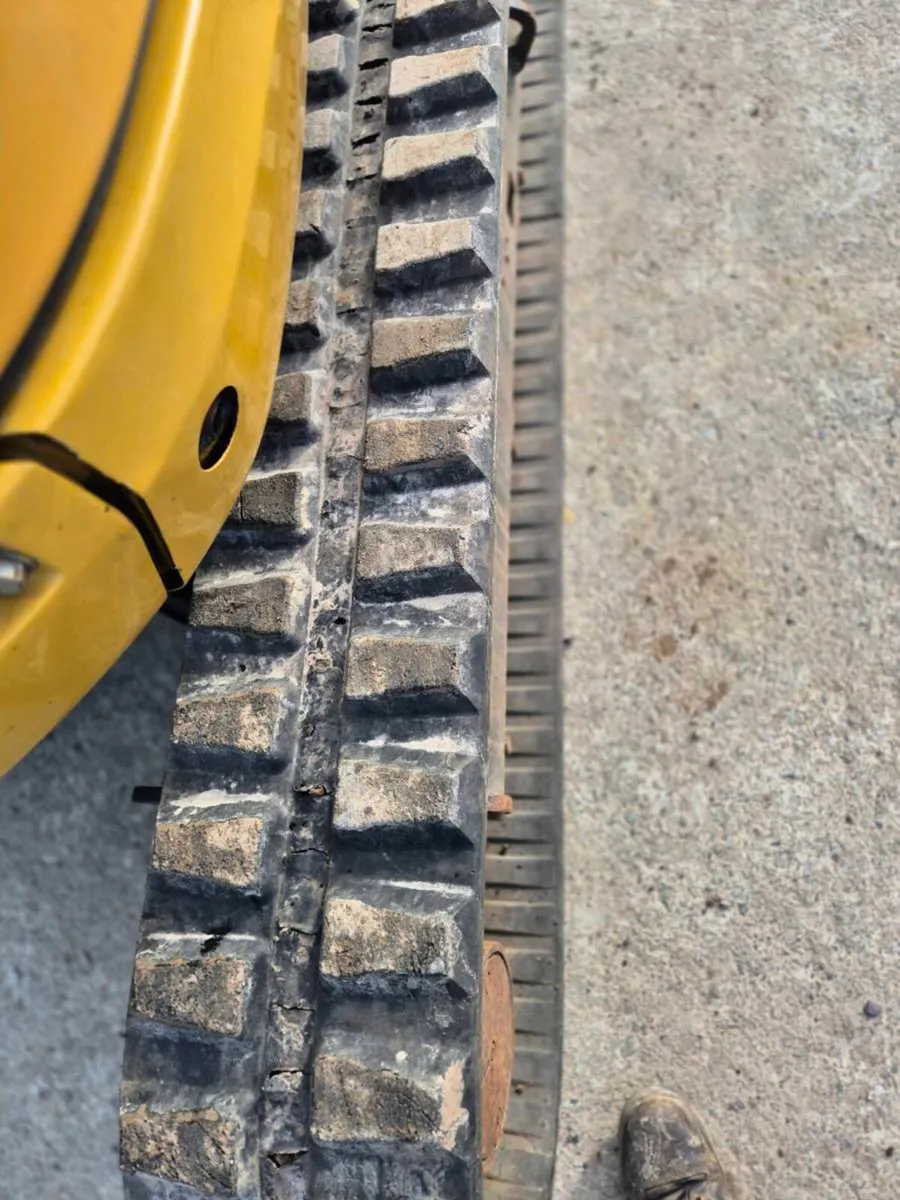 Cat mini digger 3tn - Image 3