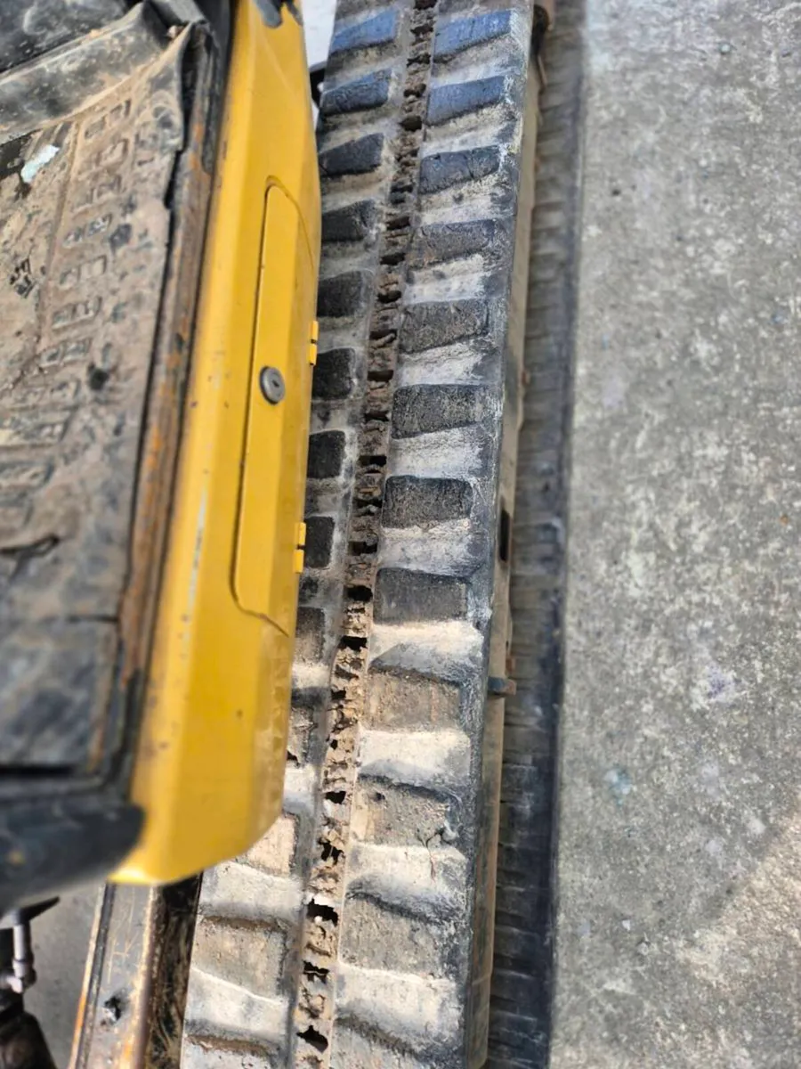 Cat mini digger 3tn - Image 4