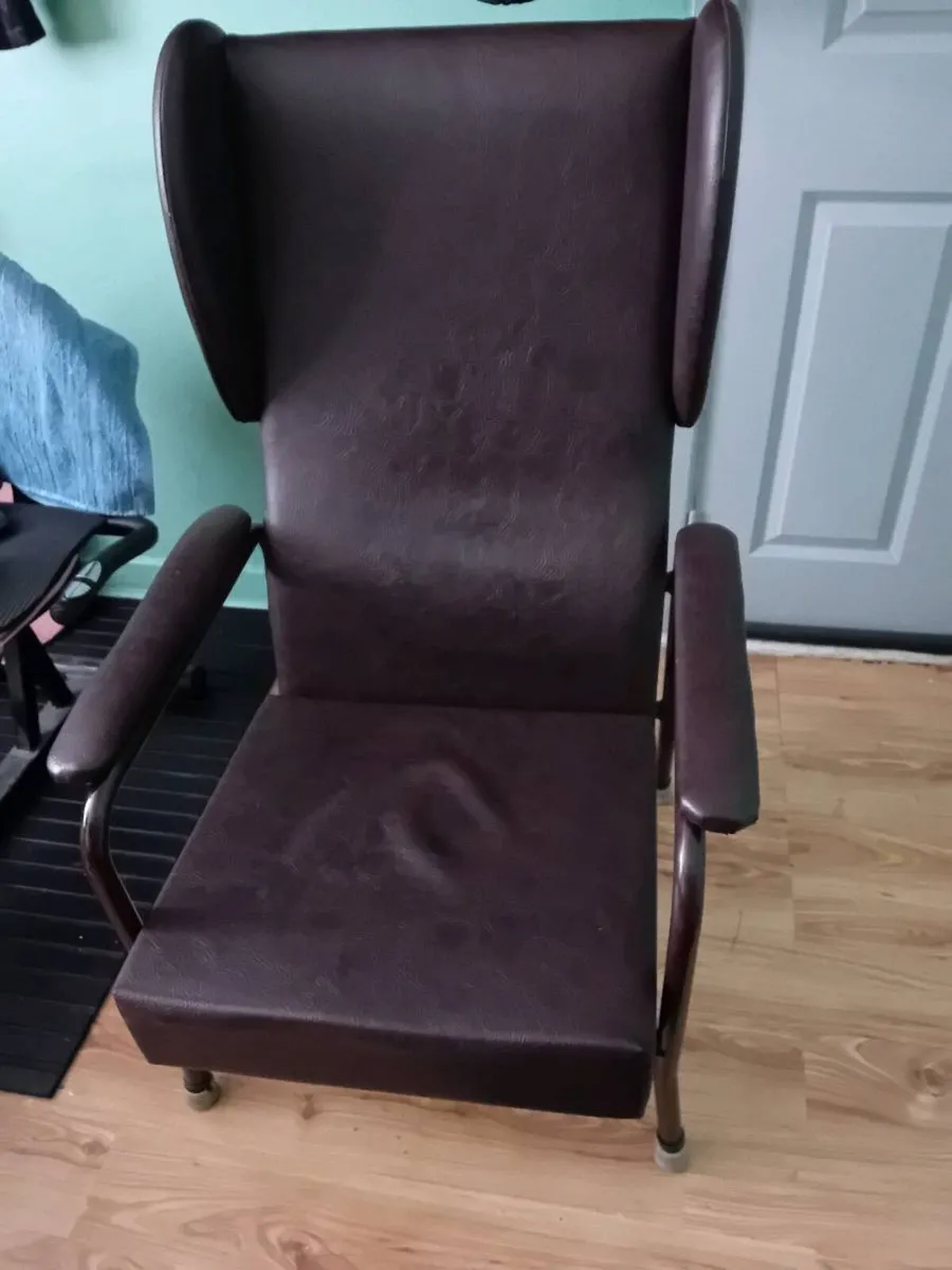 Orthopedic chair - Image 1