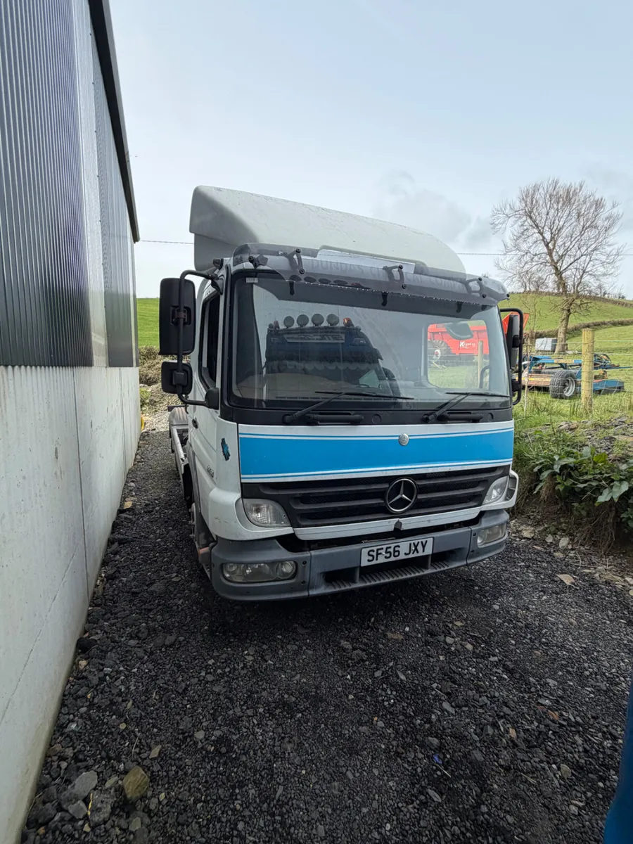 Mercedes-Benz - Image 2