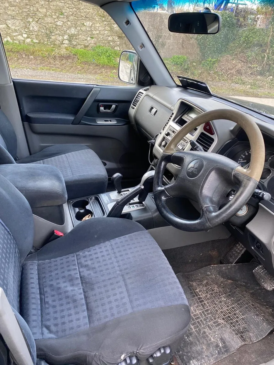 Mitsubishi Pajero 3.2 Auto - Image 3
