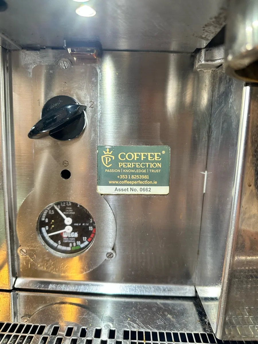 WEGA COFFEE MACHINE 2 GROUP HEAD - Image 4