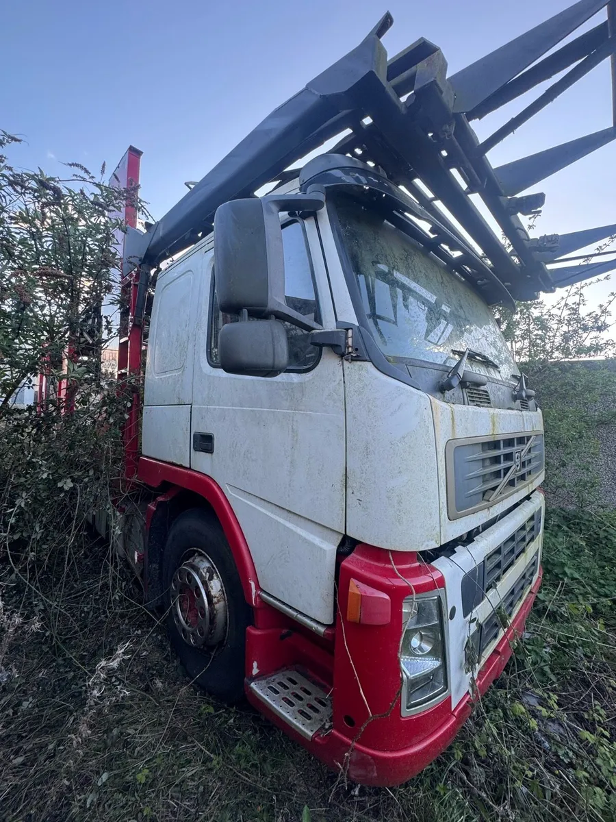 2004 Volvo Car Transporter - Image 2