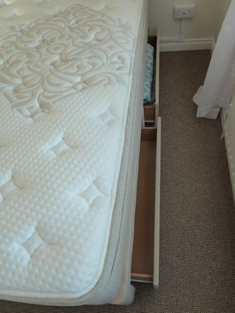 Luxury SuperKing Orion Gold Divan Bed Set - Image 3