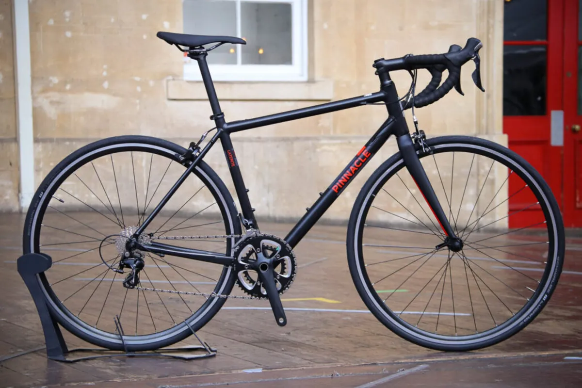 Half price - Pinnacle Laterlite 3 Road Bike - Image 2