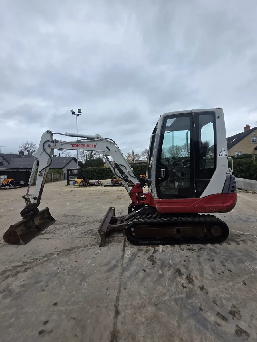 2009 TAKEUCHI TB228 - Image 2