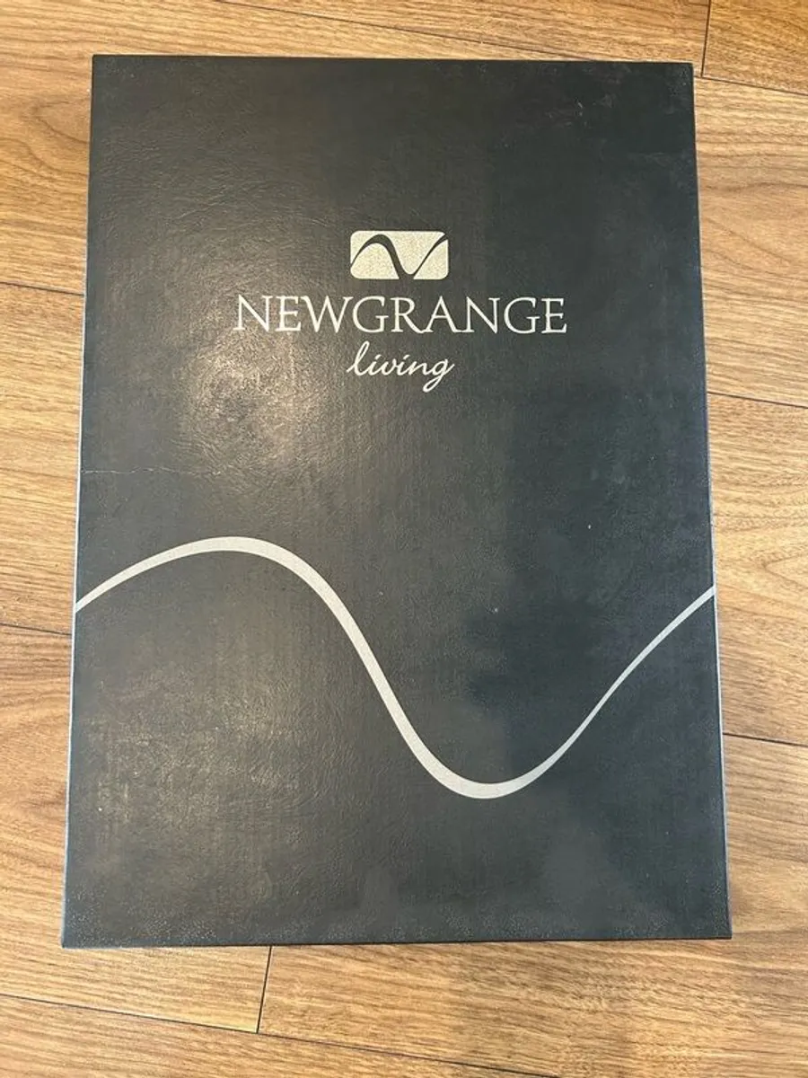 Newgrange Living Wine Glasses - Image 2