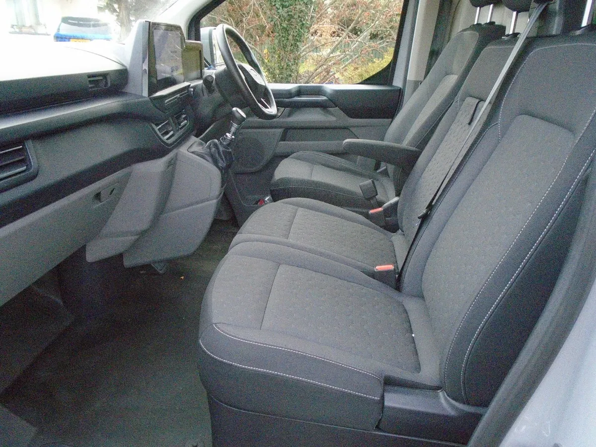 2025 Ford Transit Custom LIMITED 136HP - Image 4