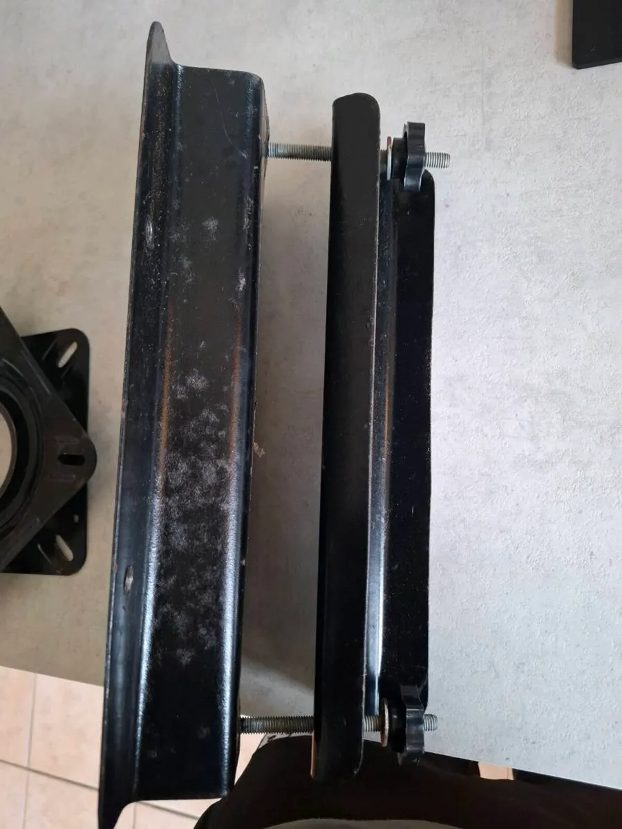 Boat seats clamp and swivels - Image 3