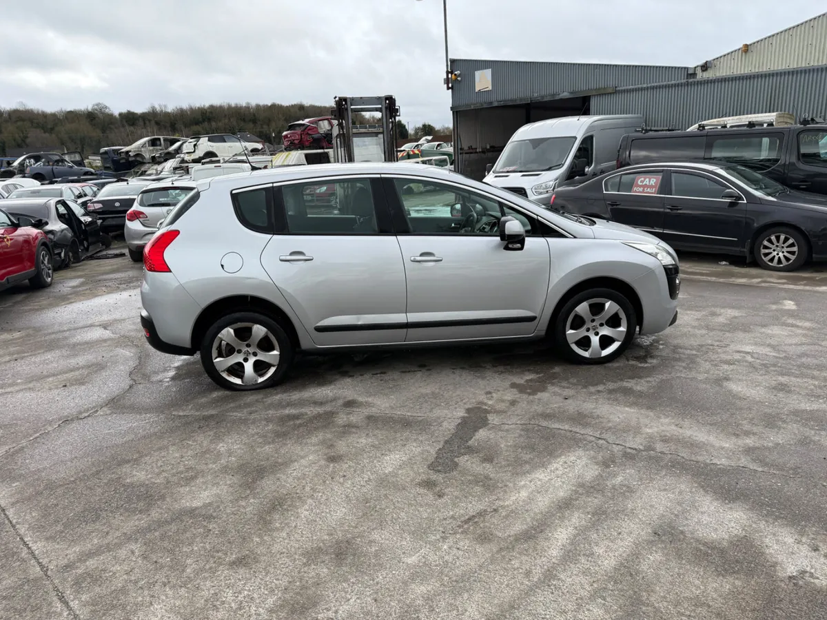 2013 Peugeot 3008 1.6 HDI Auto - Image 3