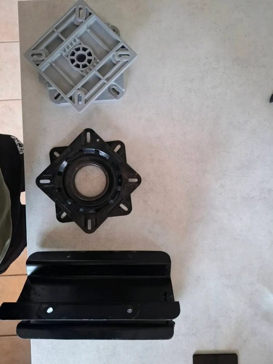 Boat seats clamp and swivels - Image 4