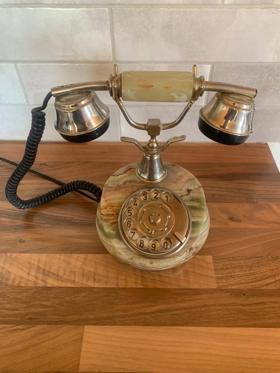 Vintage telephone - Image 1