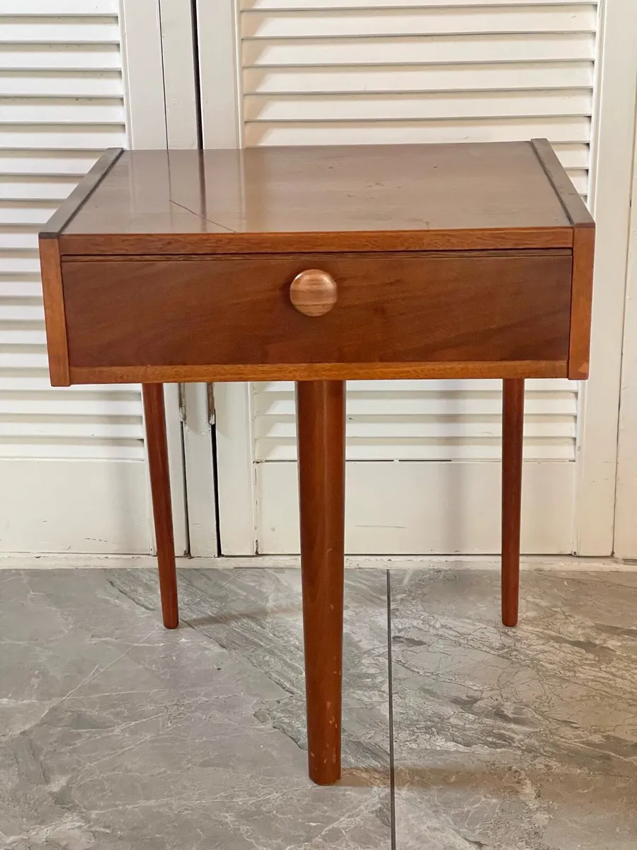 Mid century bedsides - Image 4