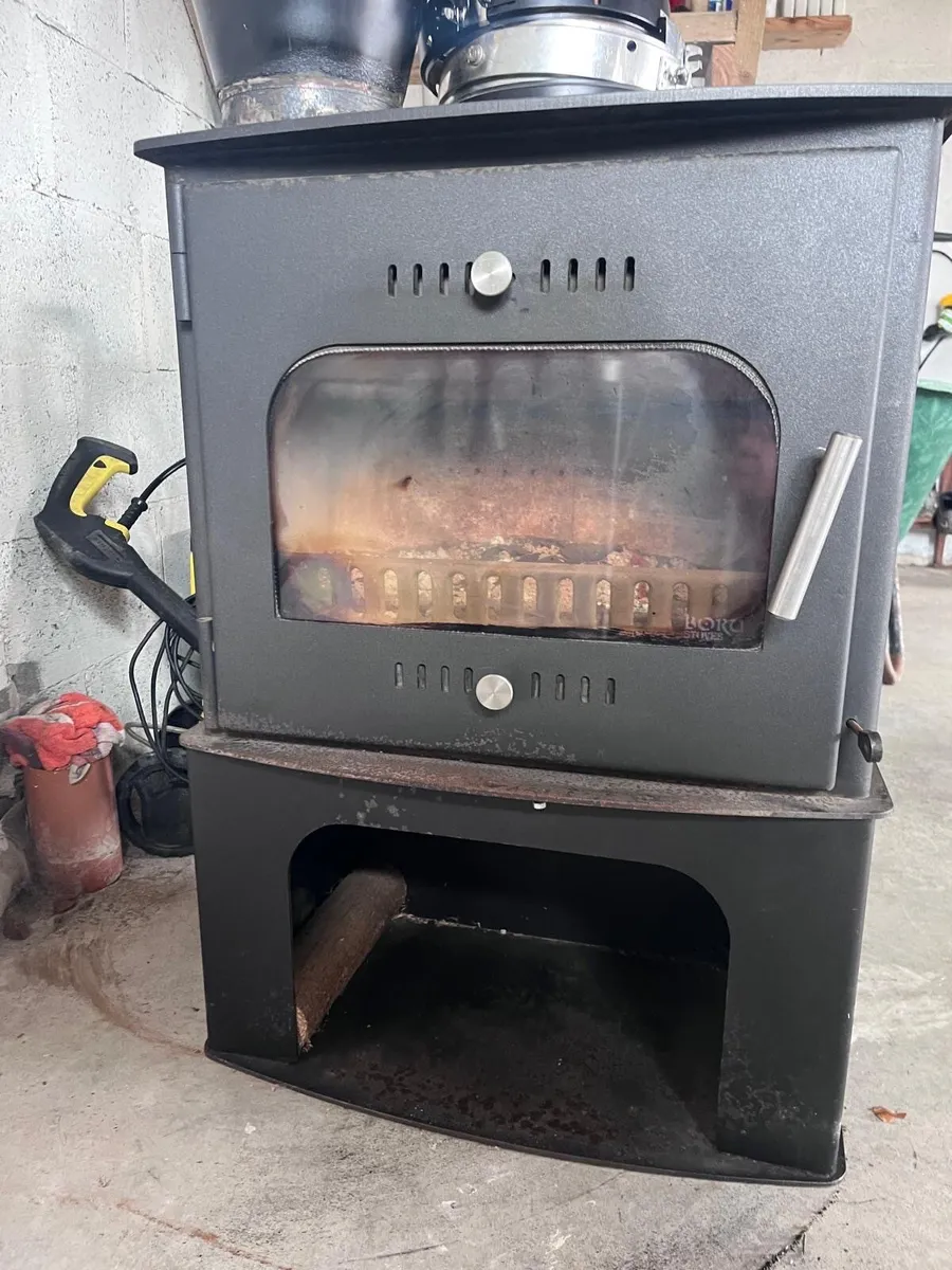 Boru 8 Kilowatt Multifuel Stove for sale - Image 2