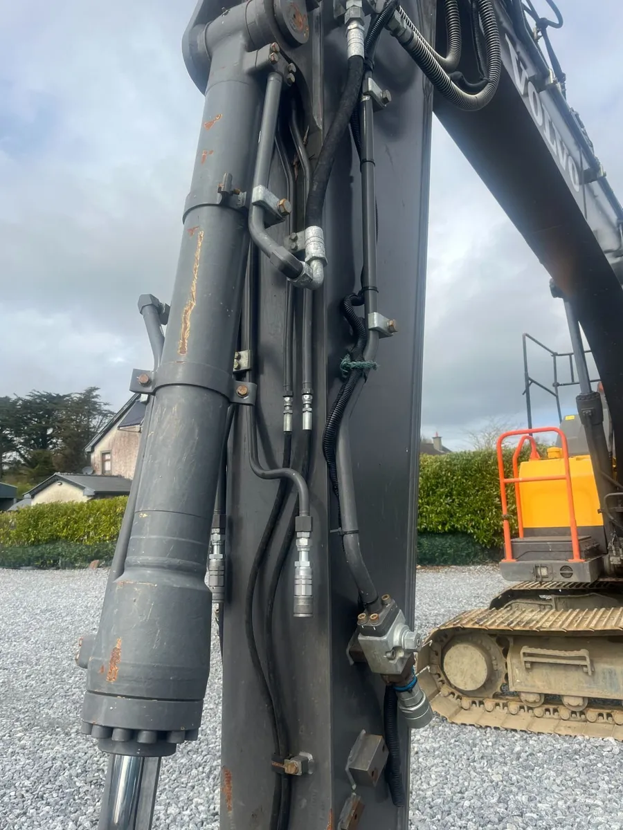 2019 Volvo EC140EL Excavator - Image 2