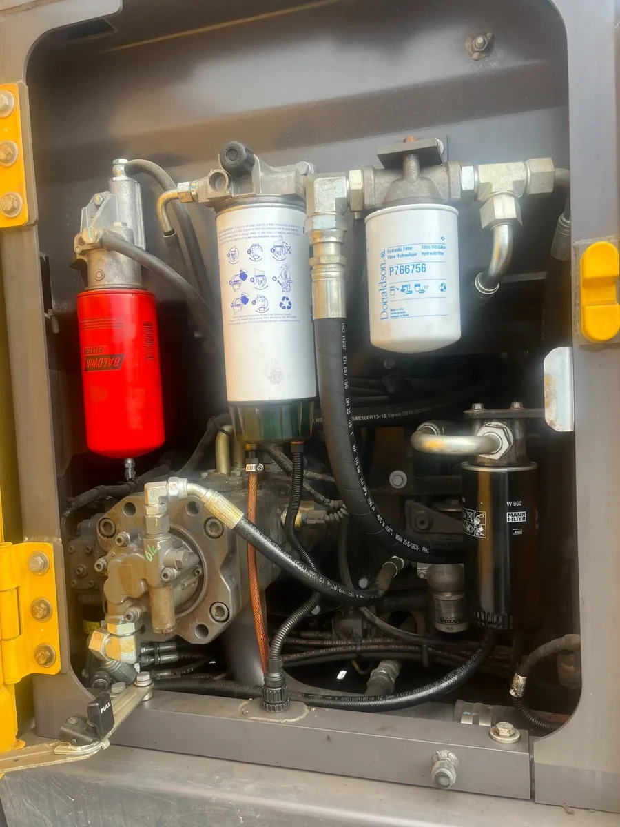 2019 Volvo EC140EL Excavator - Image 3