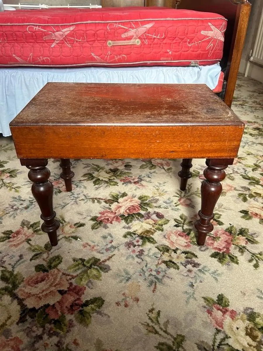 Victorian Mahogany table porcelain baby bath/bidet - Image 1