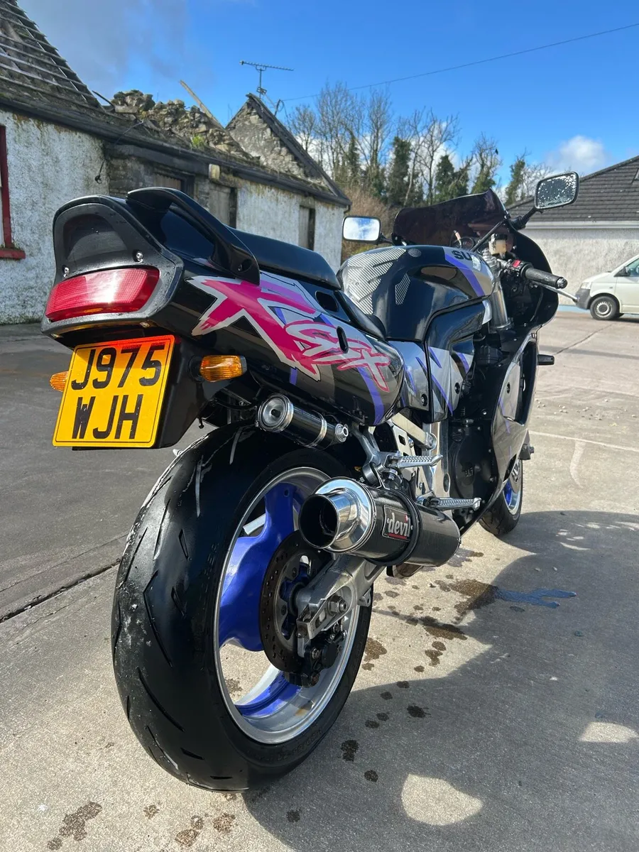 Suzuki GSXR 750 - Image 4