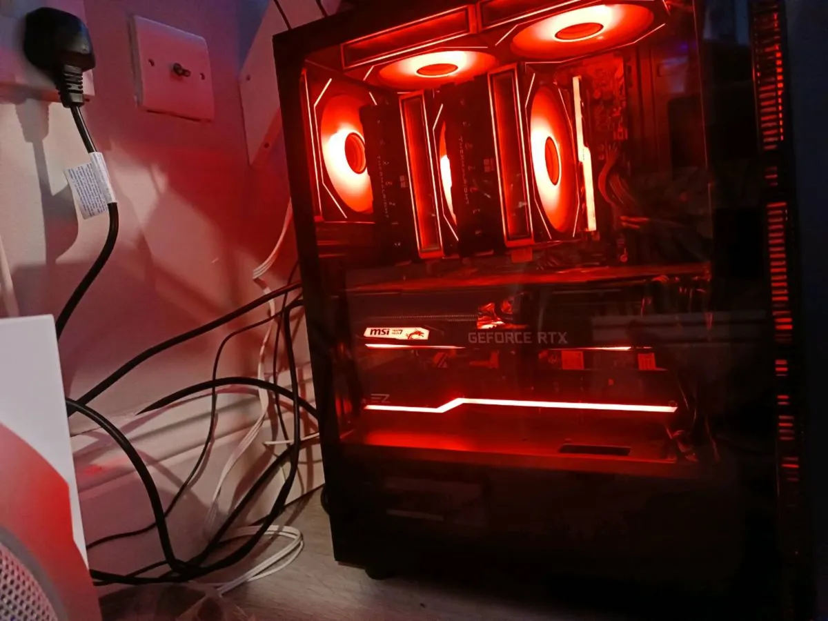 Full Pc 2x Monitors 22"Full- HD
Keyboard Mouse All - Image 2