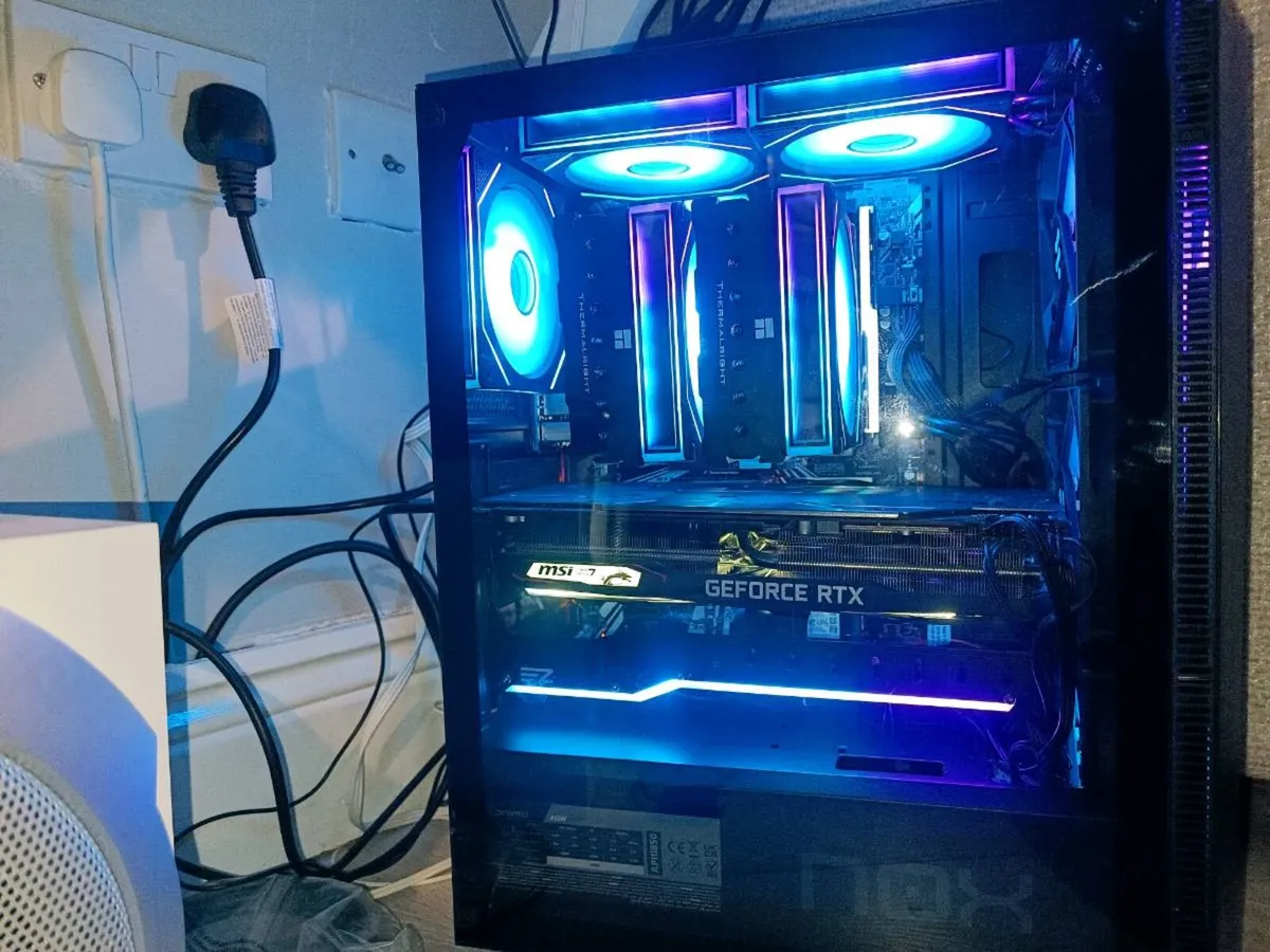 Full Pc 2x Monitors 22"Full- HD
Keyboard Mouse All - Image 4