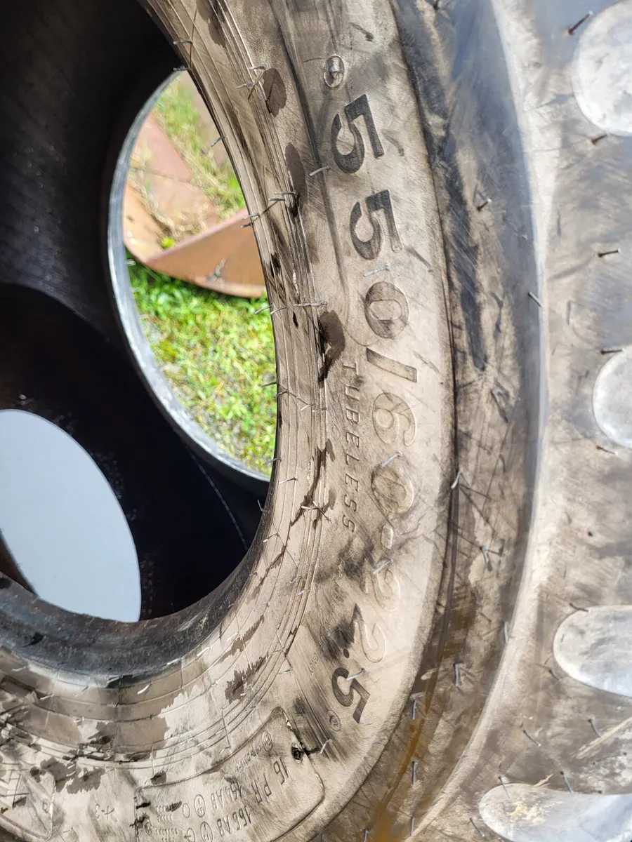 Alliance & BKT 550 60 22.5 tyres - Image 4