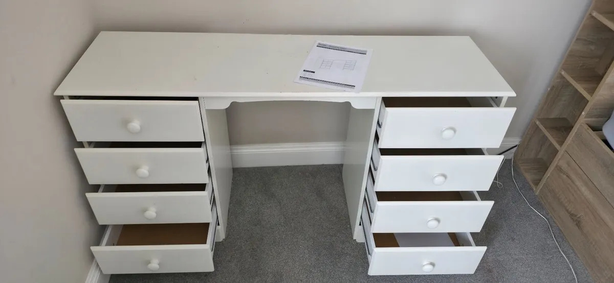 dressing table - Image 1