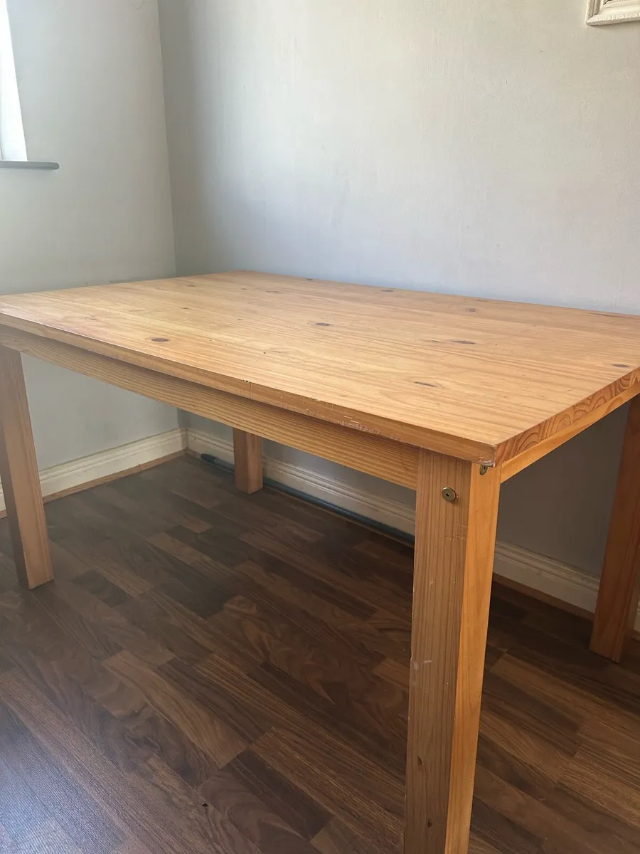 Dining table and 4 chairs - Image 1