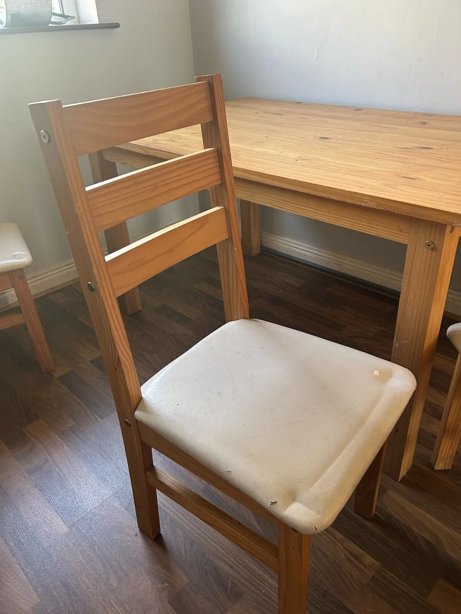Dining table and 4 chairs - Image 4