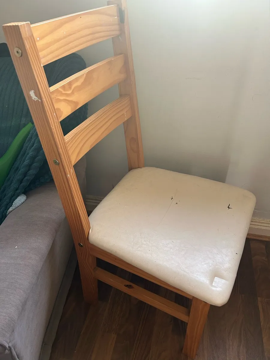 Dining table and 4 chairs - Image 3