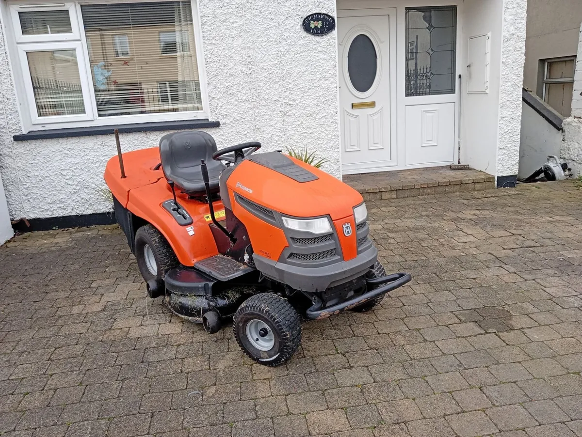 Husqvarna ride on lawnmower - Image 3