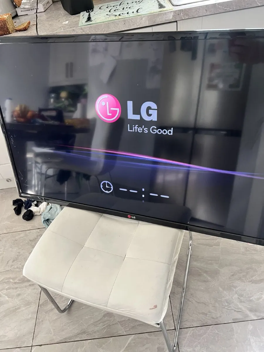 LG 42 INCH TV - Image 1