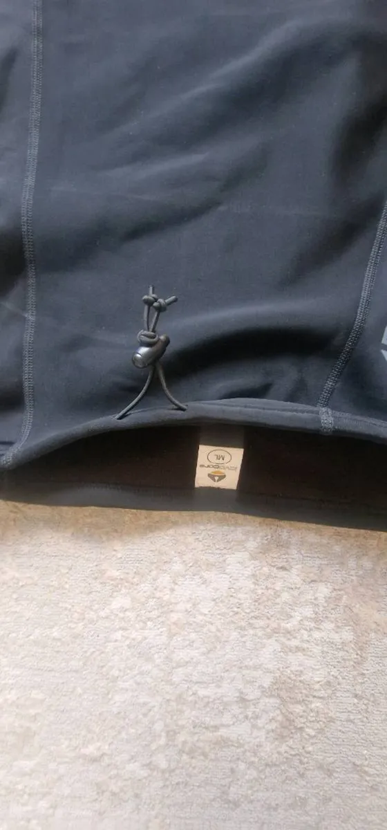 Lavacore hooded thermal top - Image 3